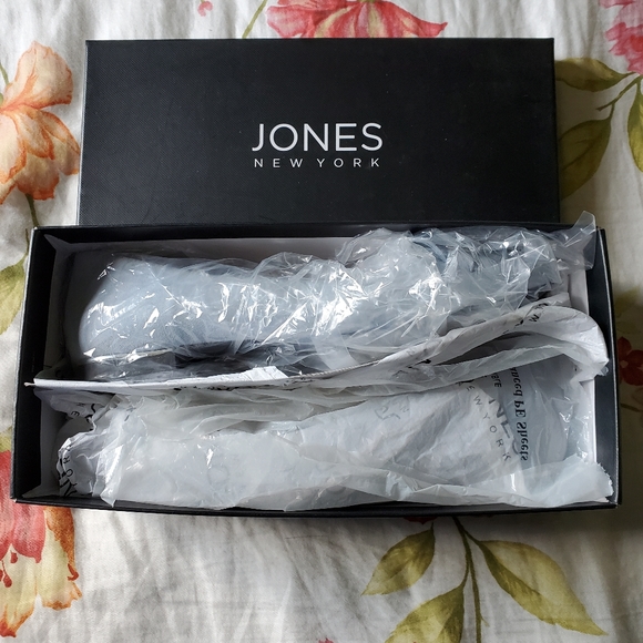 Jones New York Steff Kid Suede flats/loafers - Picture 2 of 13